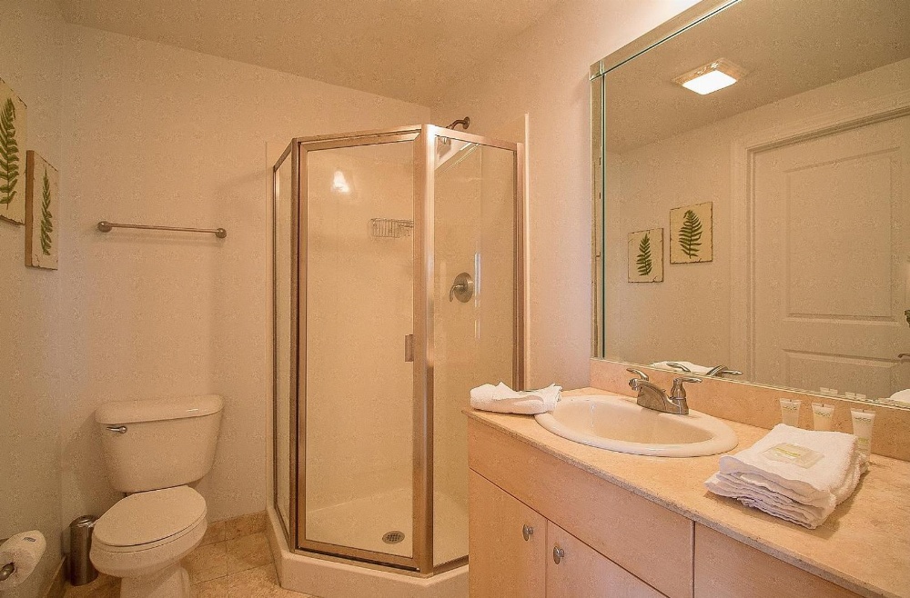 Sea Breeze 402 Deluxe - Two Bedroom Apartment